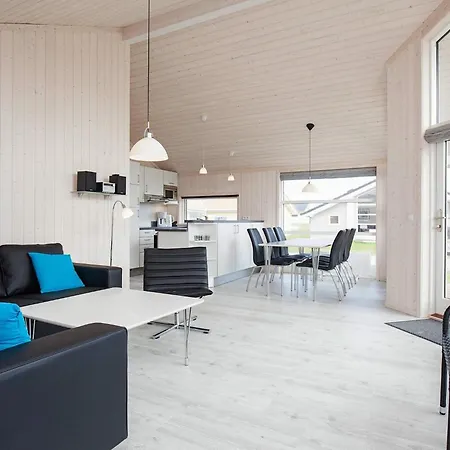 Single-level With Sauna *